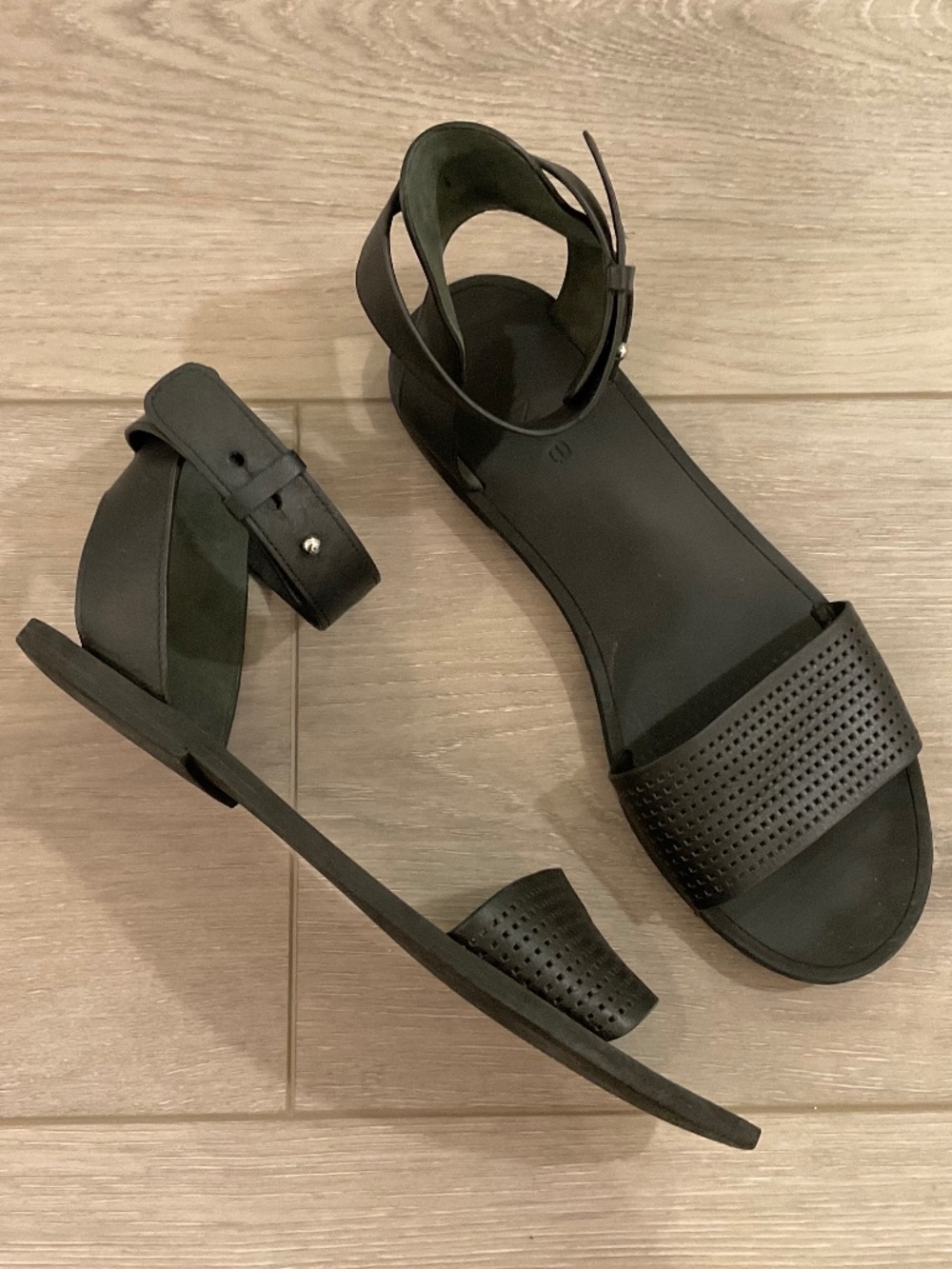 VINCE Sawyer Leather Ankle-Wrap Sandal in Black Leather Size 8.5